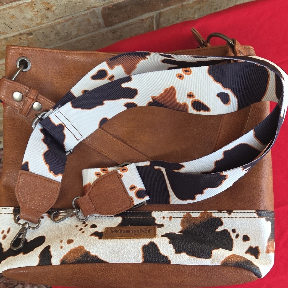 Wrangler Tan and Black Cow Print Shoulder Bag - Picture 8 of 11